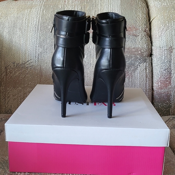 NIB JUSTFAB JF IVY Black Women's Boots + Zipper Detail & Ankle Straps Size 8 - Picture 5 of 7